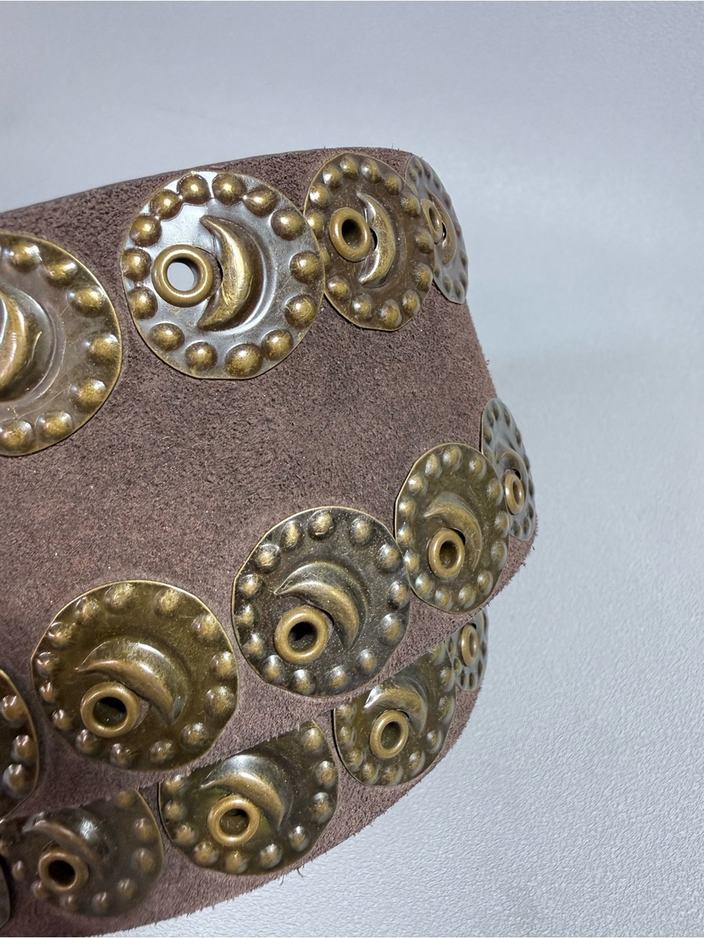 Lake Shore Drive Vintage Brown Leather and Brass Decorative Waist Belt - Picture 7 of 11